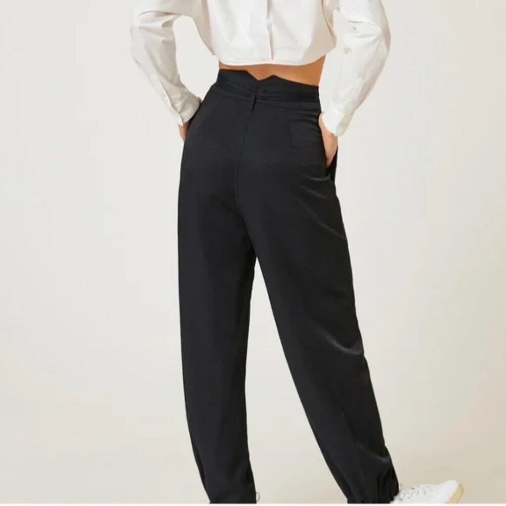 Women's Straight-Leg Drawstring Jogger Pants - Black - Picture 3 of 16